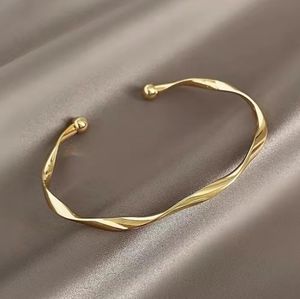 Gold Classic Minimalist Bracelet